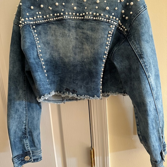 Designer girls cropped denim jacket with removable faux - Picture 10 of 10